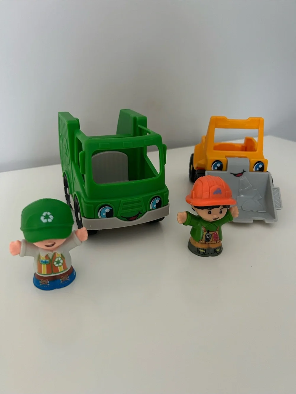 Fisher-Price Little People Bundle Recycle Truck & Bulldozer Toy Vehicle Figurine